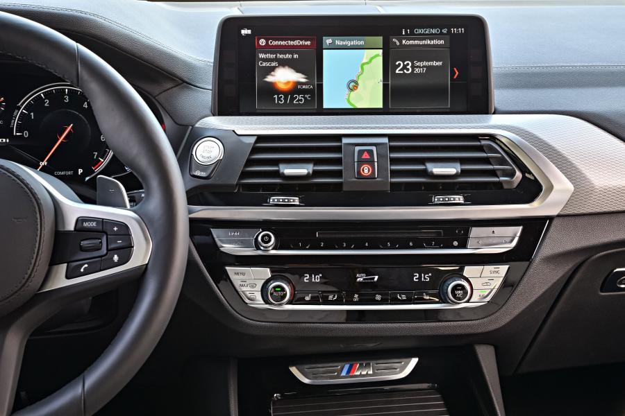 Детали интерьера BMW X3 M40i (G01) 2017 года  (WW) (фото 137 из 184)